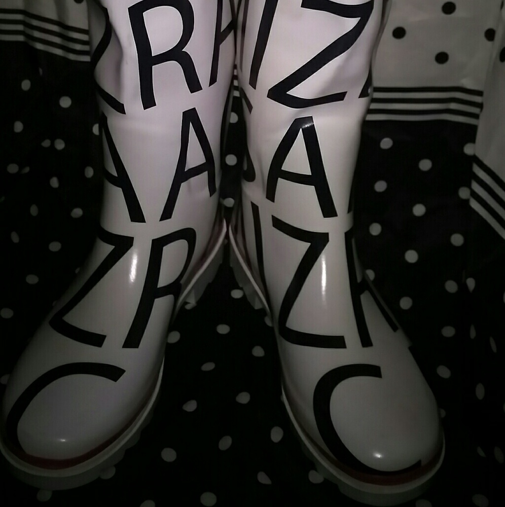 Isaac Mizrahi rain boots